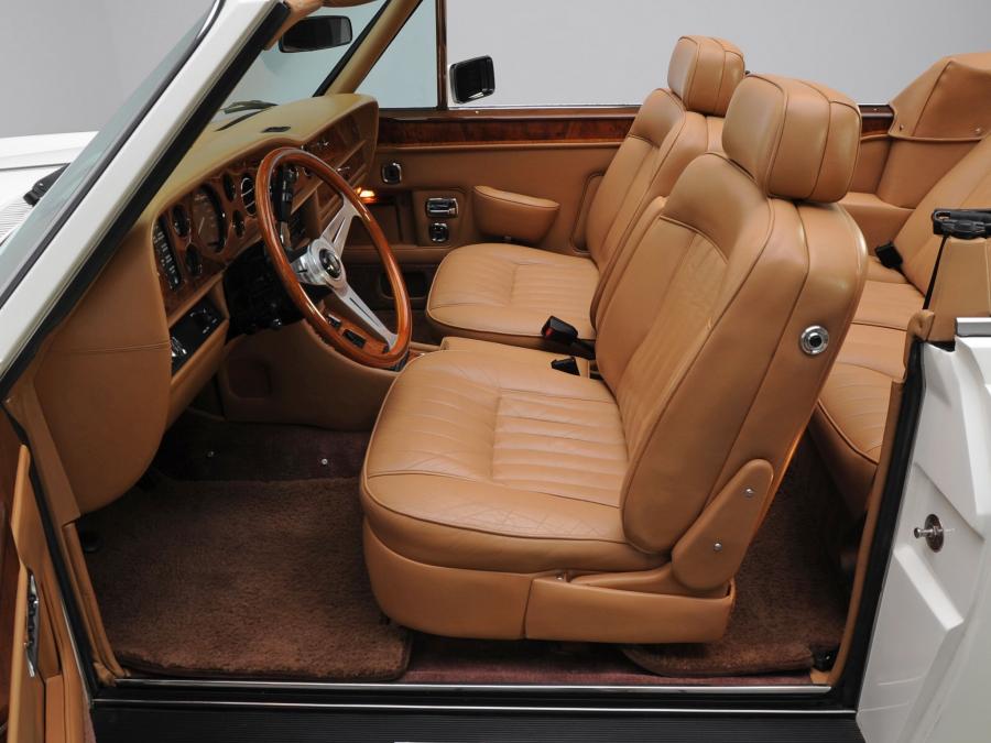  Rolls-Royce Corniche II 1986 года  (фото 9 из 12)